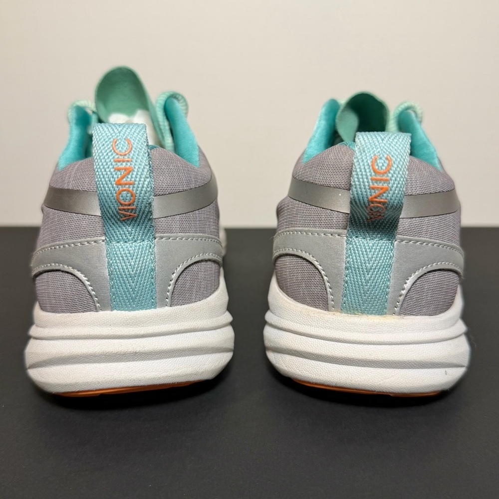 Womens VIONIC Fyn Silver Athletic Shoes / Size 7 - Picture 4 of 9